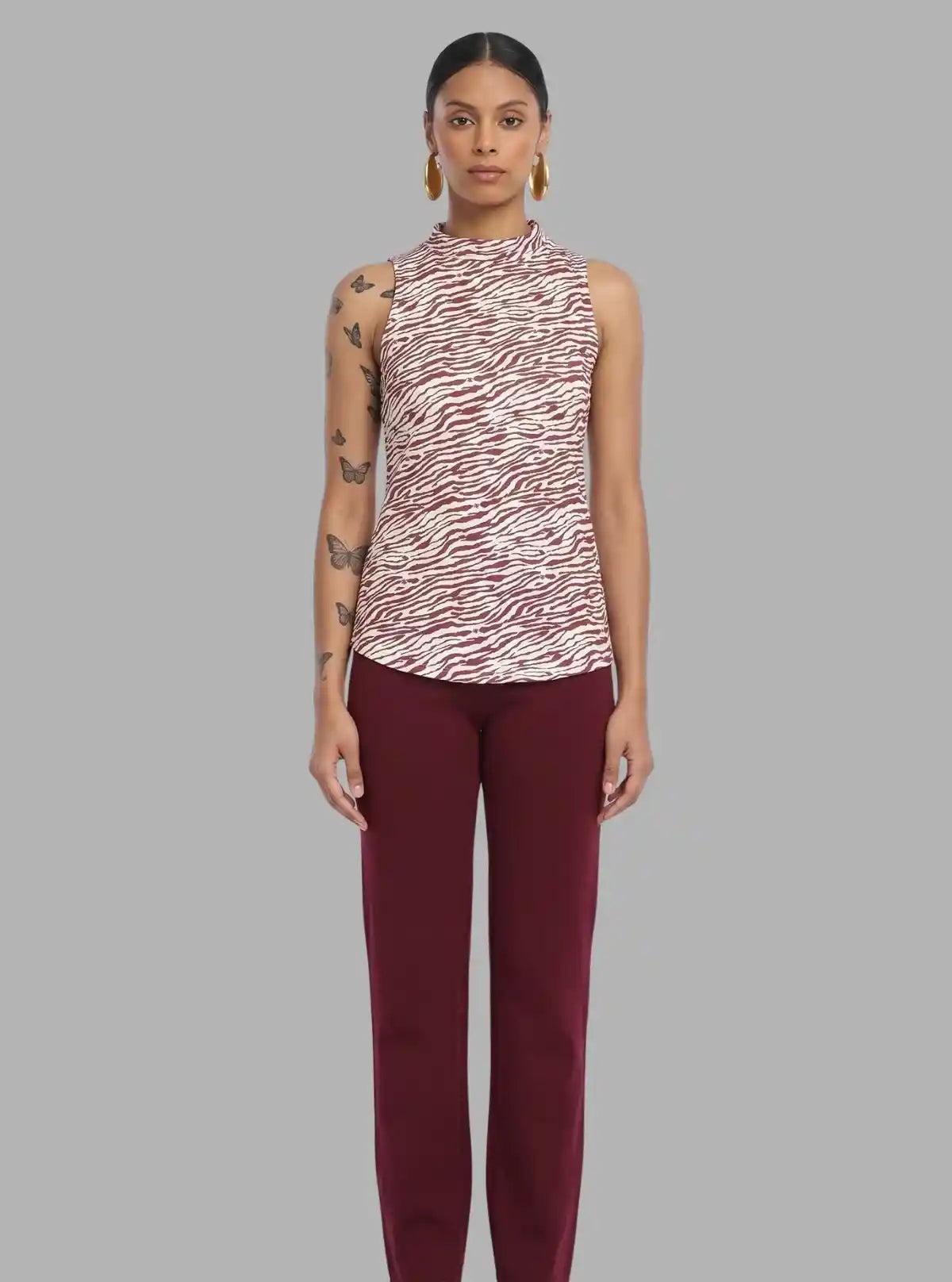 Women’s Red Animal Print Sleeveless Fleece Turtle Neck Pullover