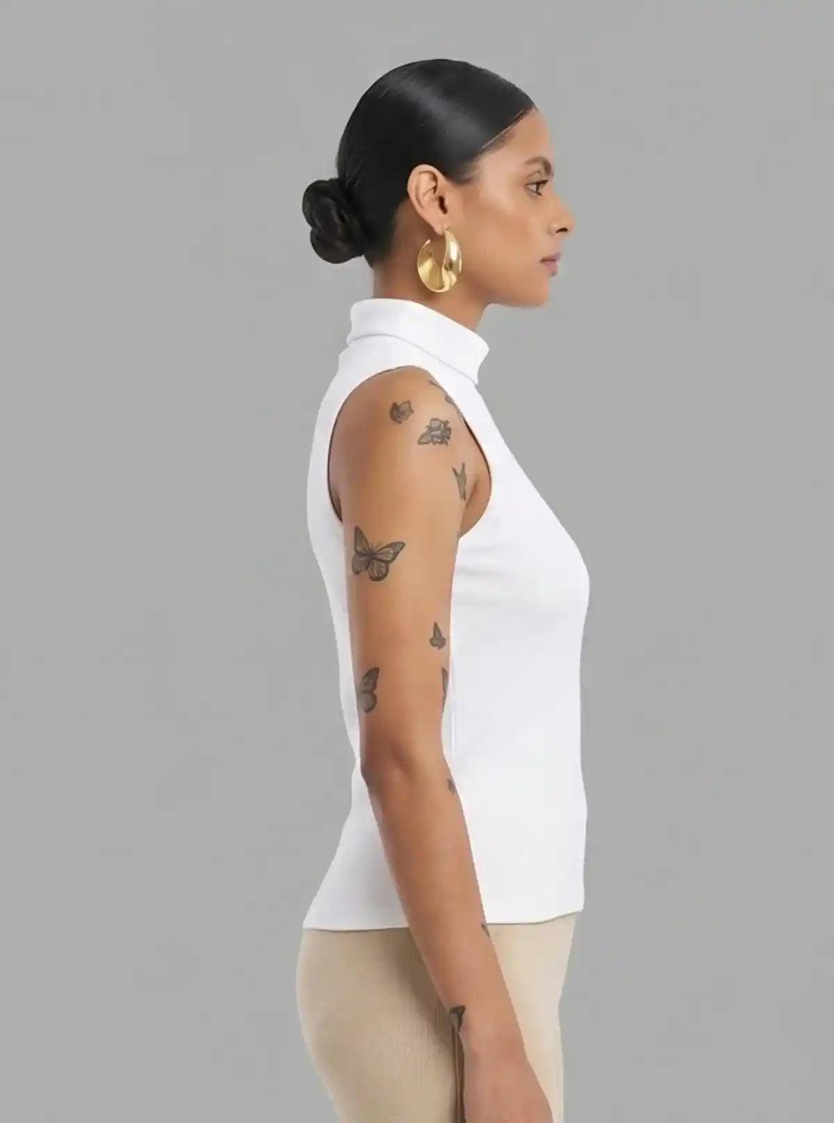 Women’s White Sleeveless Cotton Ribbed Turtle Neck Top