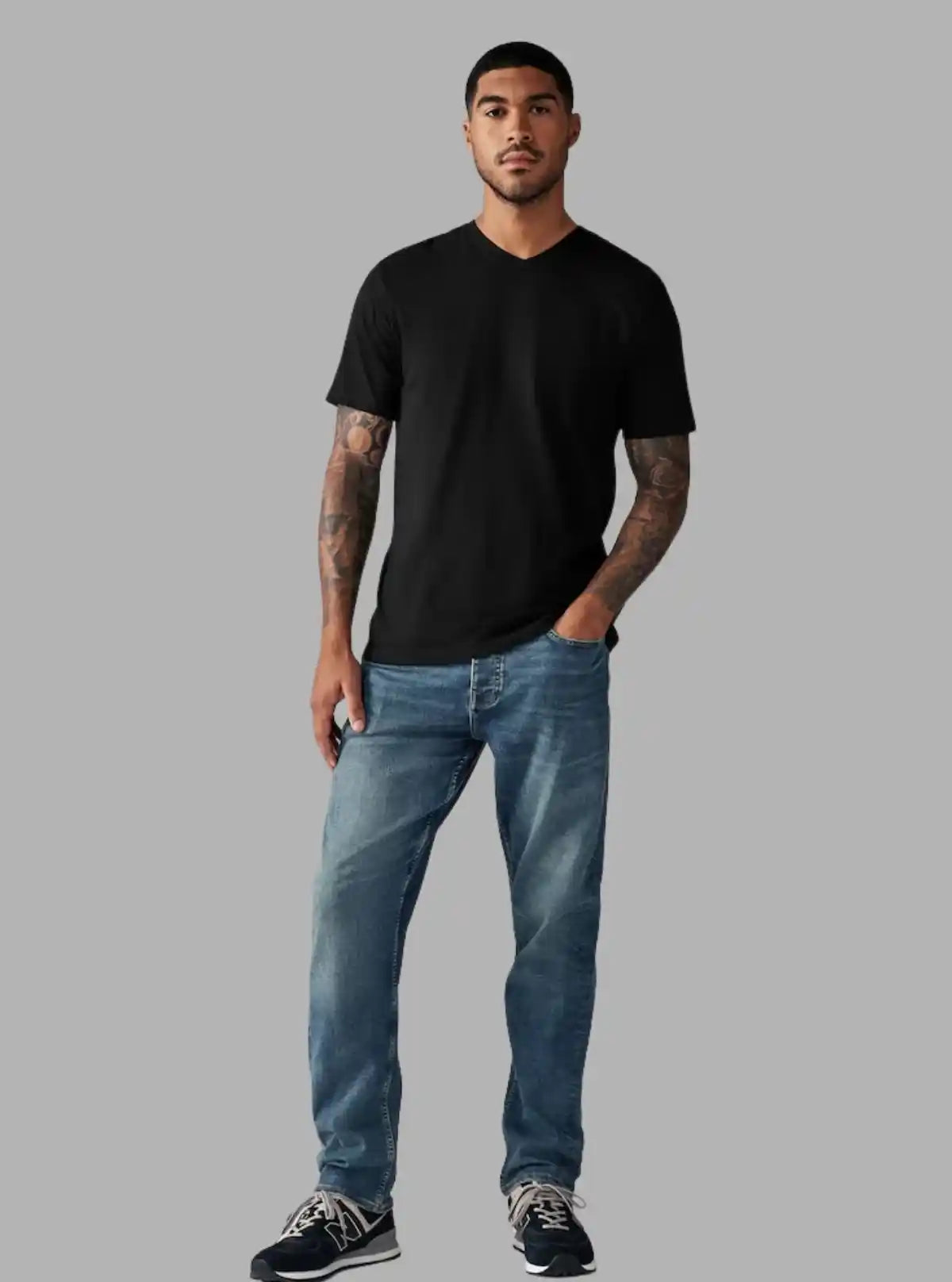 Men’s Black Basic V-Neck T-Shirt – Classic Everyday Comfort Cotton Tee