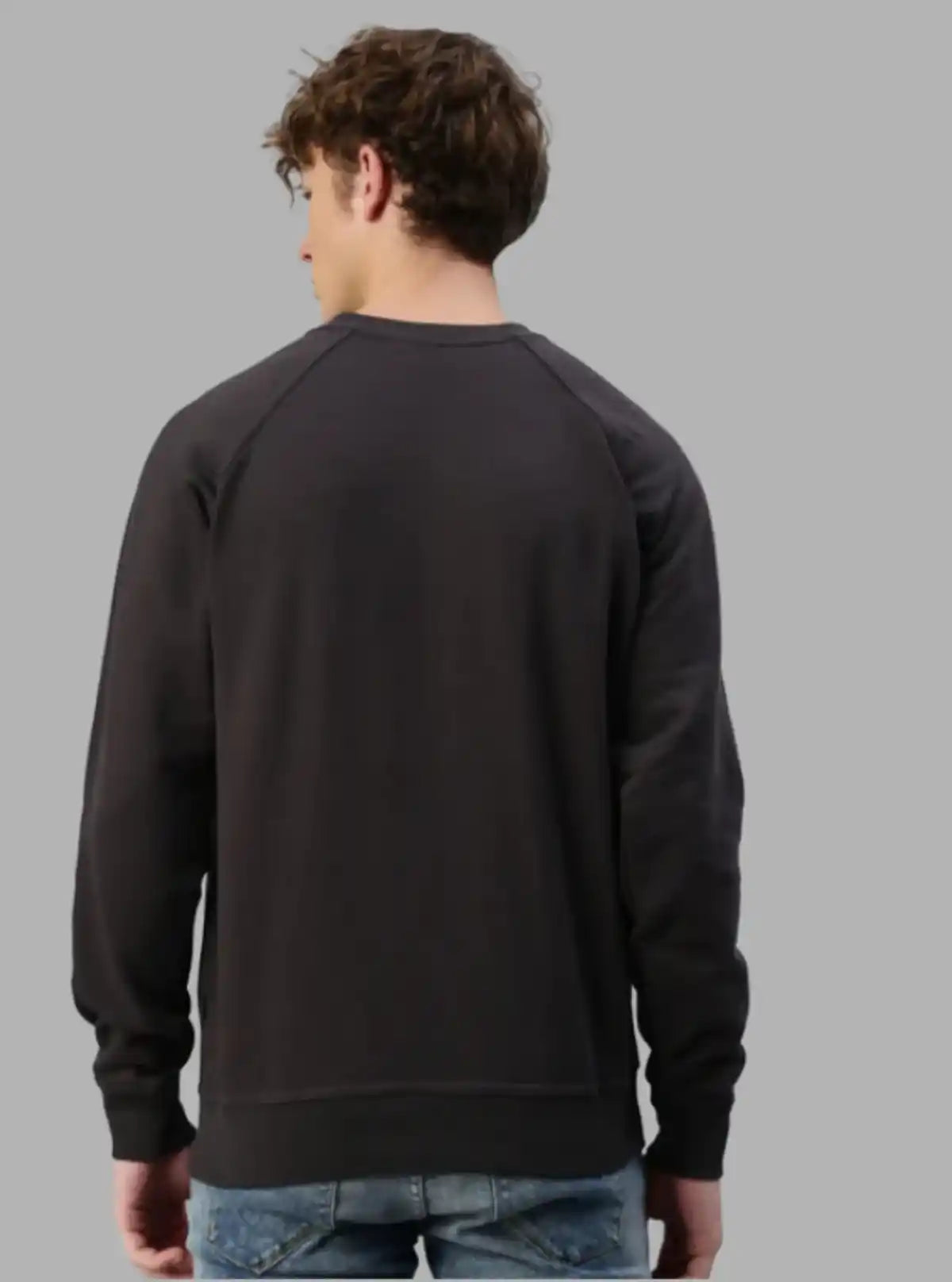 Men’s Charcoal Raglon Fleece Sweatshirt – Sleek Warmth & Fit