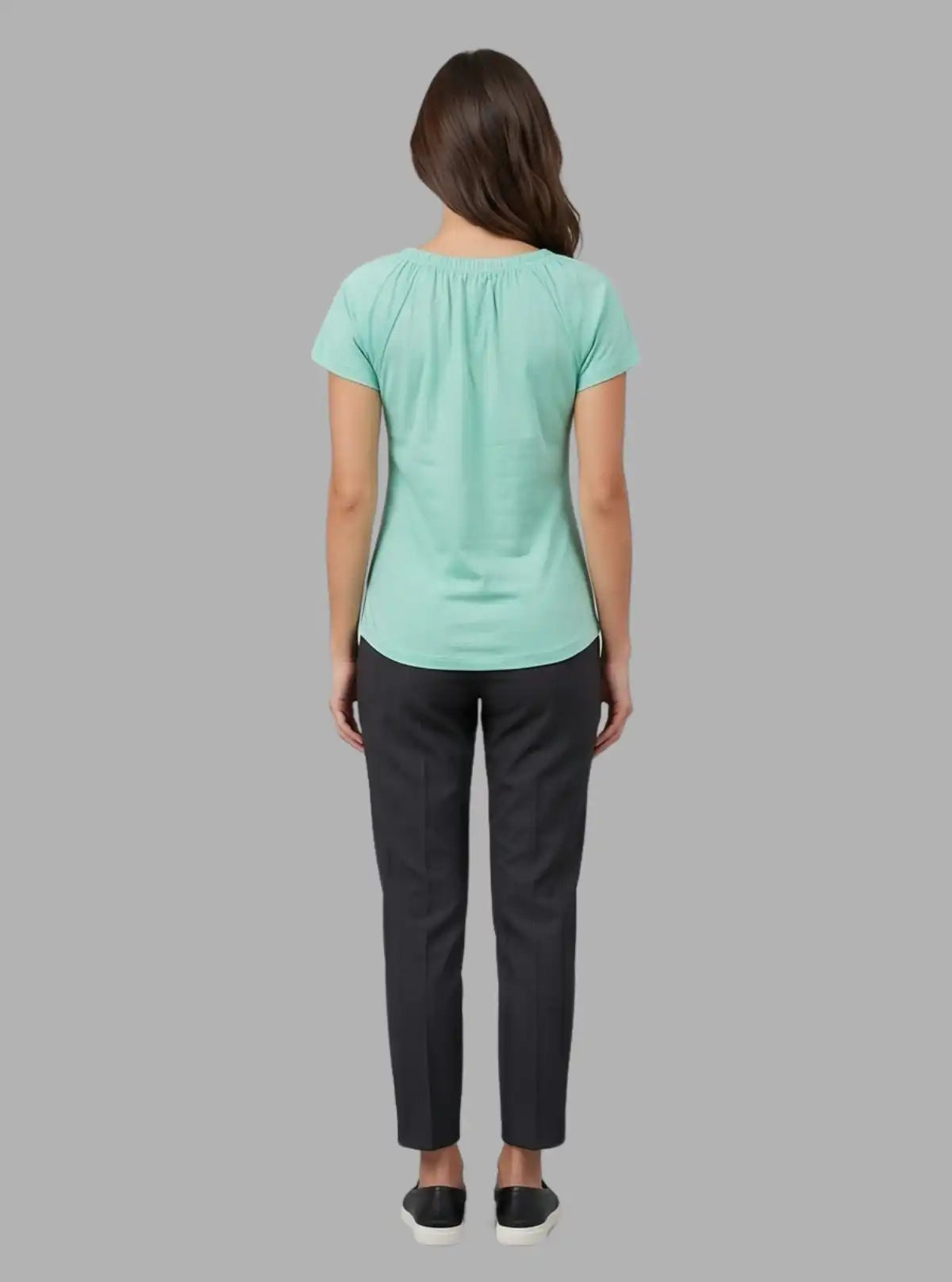 Women’s Dusted Green Pleated Top – Elegant & Comfortable | Boer & Fitch