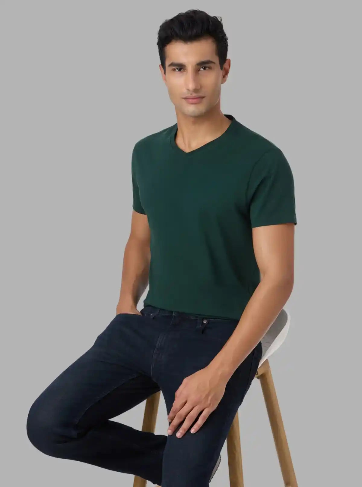 Men’s Forest Green Basic V-Neck T-Shirt – Classic Fit Premium Cotton Tee