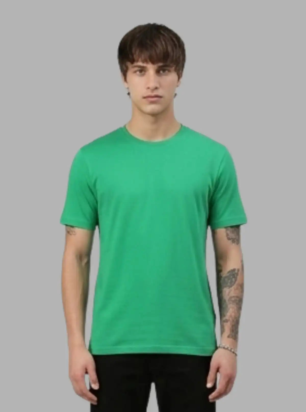 Men's Green Basic Crew Neck T-Shirt – Fresh, Versatile & Everyday Essential