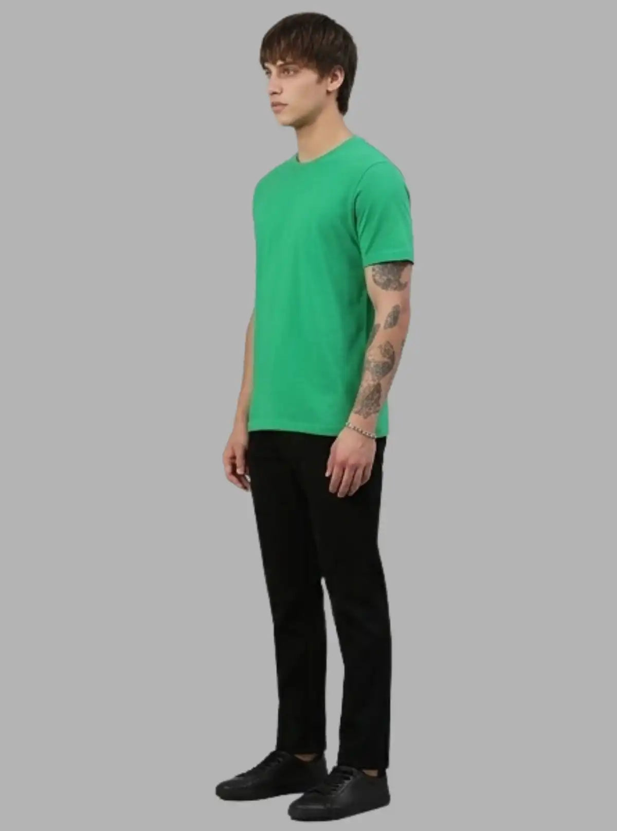 Men's Green Basic Crew Neck T-Shirt – Fresh, Versatile & Everyday Essential