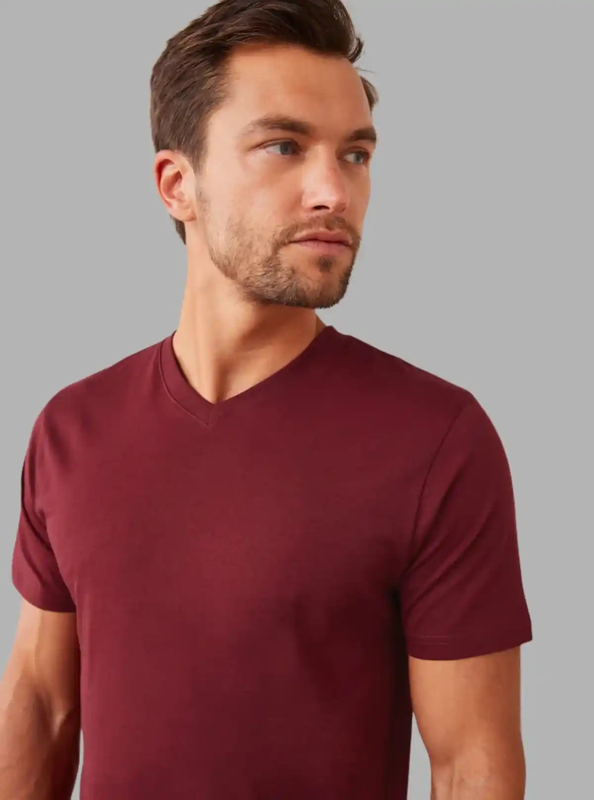 Men’s Soft Burgundy Basic V-Neck T-Shirt – Classic Fit Cotton Tee