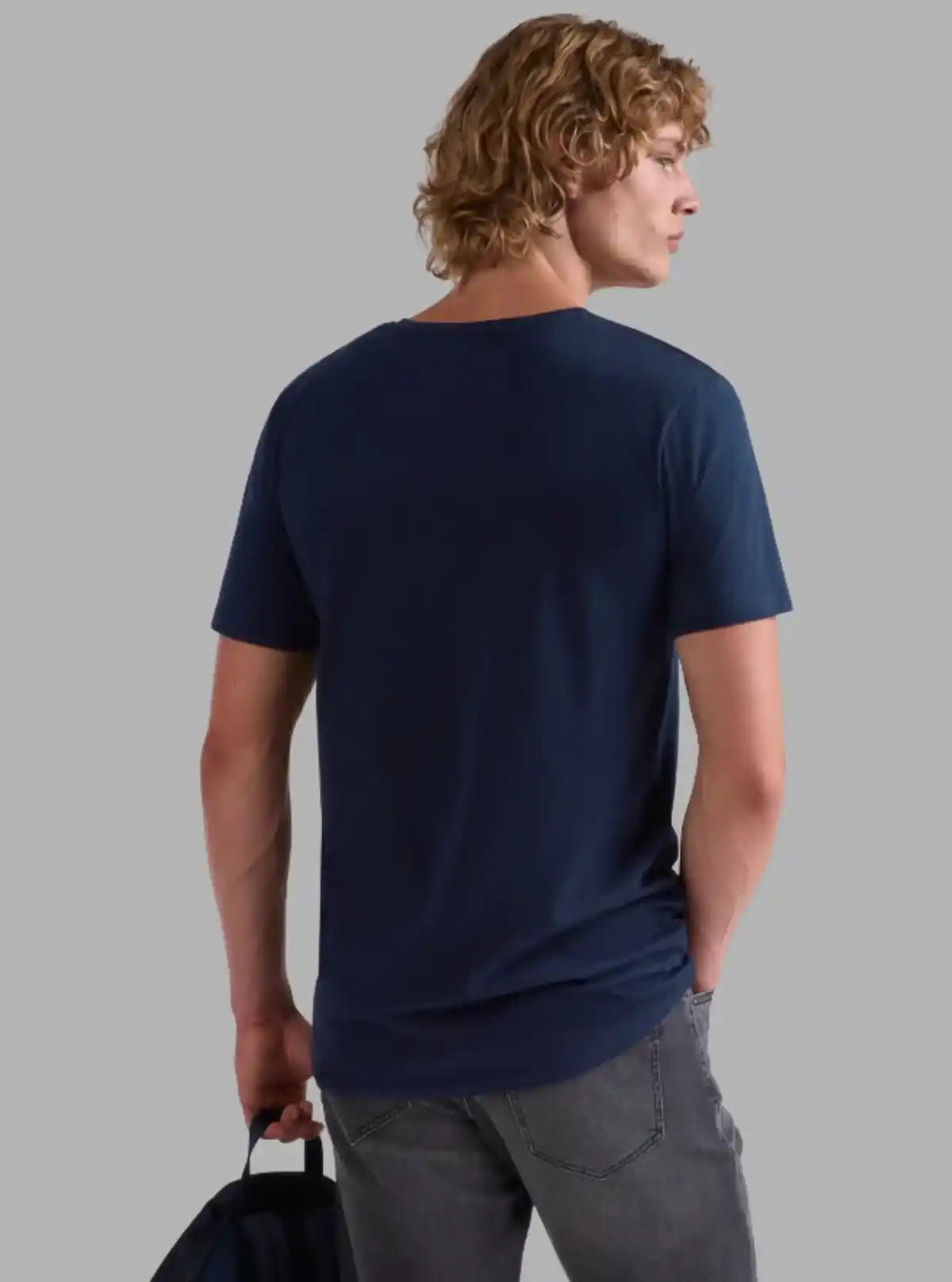 Men’s Navy Blue Basic V-Neck T-Shirt – Classic Cotton Casual Wear Tee