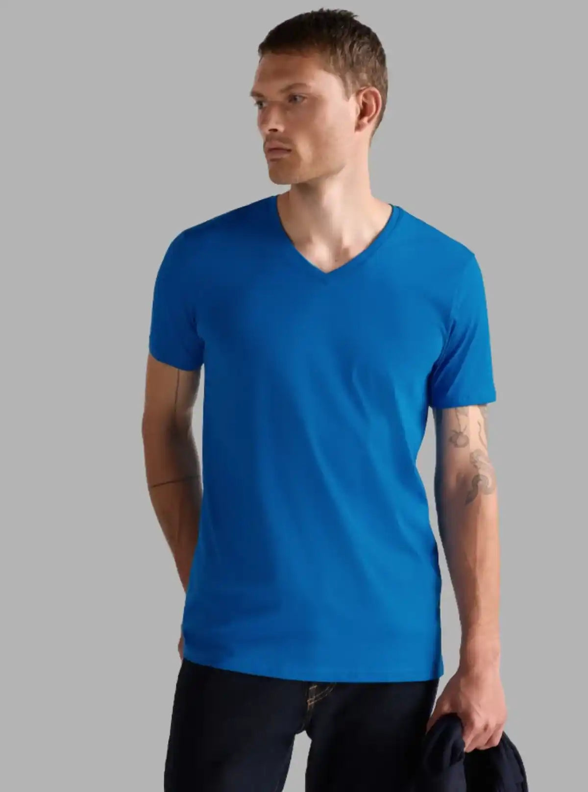 Men’s Royal Blue Basic V-Neck T-Shirt – Premium Cotton Everyday Wear