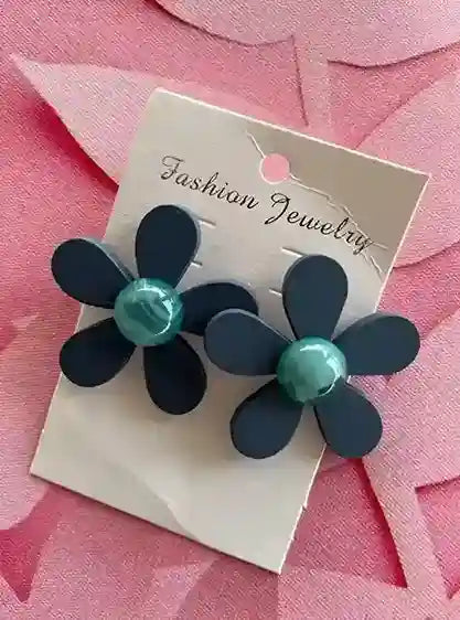 Elegant Women’s Flower Shaped Earrings – Chic Floral Jewelry by Boer and Fitch