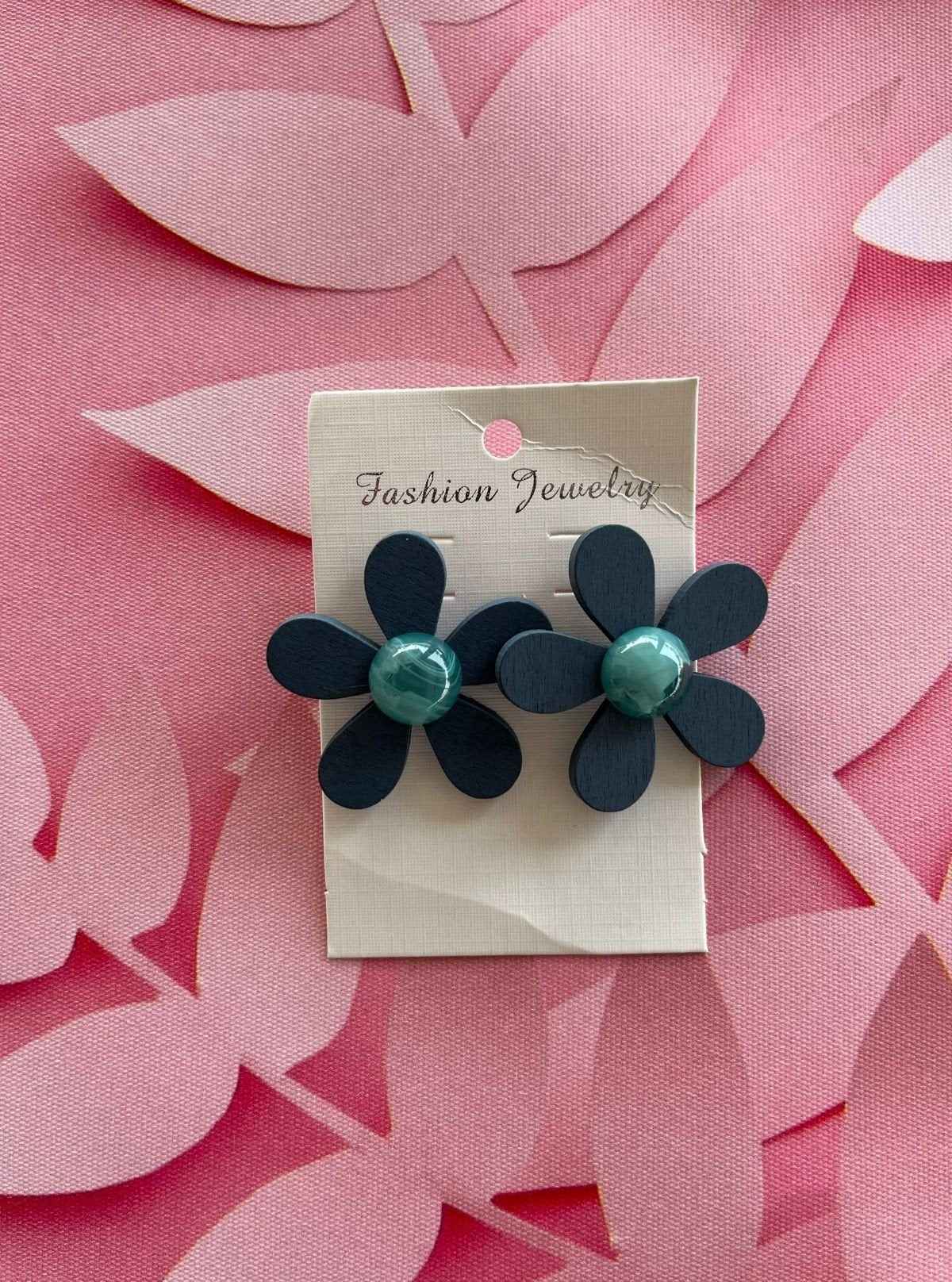 Elegant Women’s Flower Shaped Earrings – Chic Floral Jewelry by Boer and Fitch | Buy Online at  Boer and Fitch