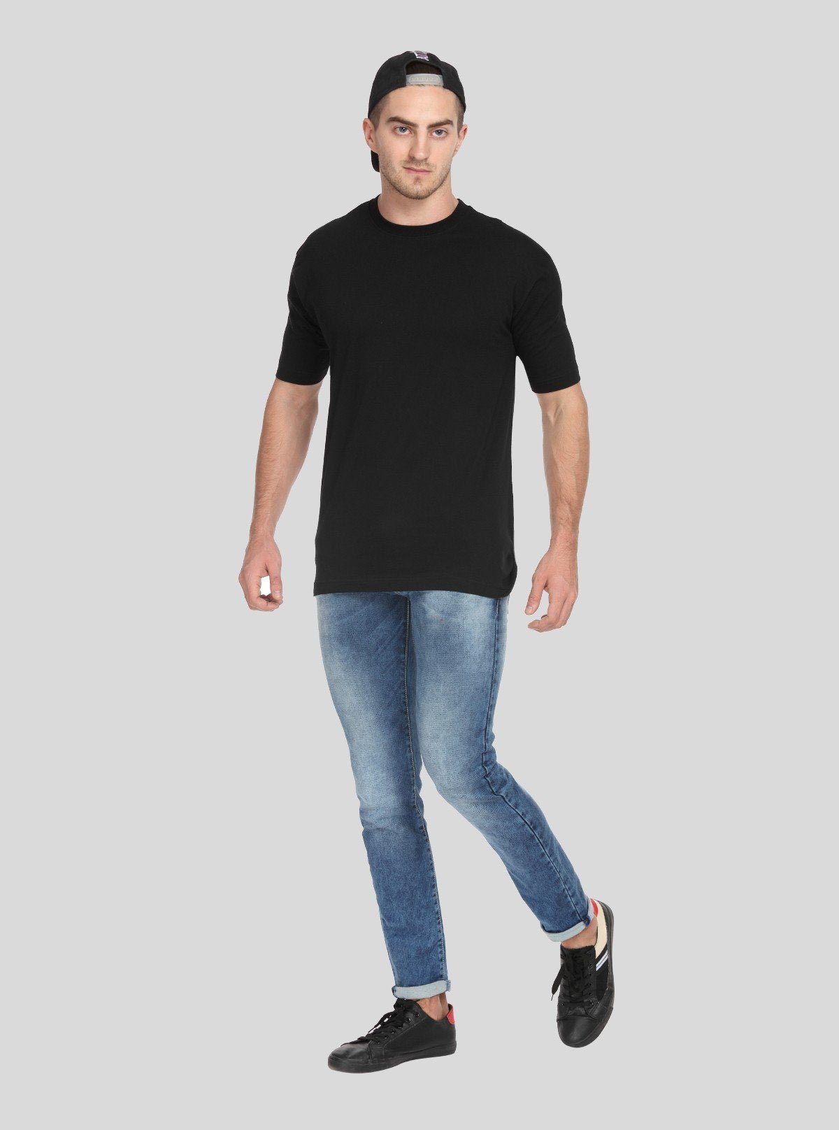 Men's Black Basic Round Neck T-Shirt – Timeless Comfort for Everyday Wear - Boer and Fitch