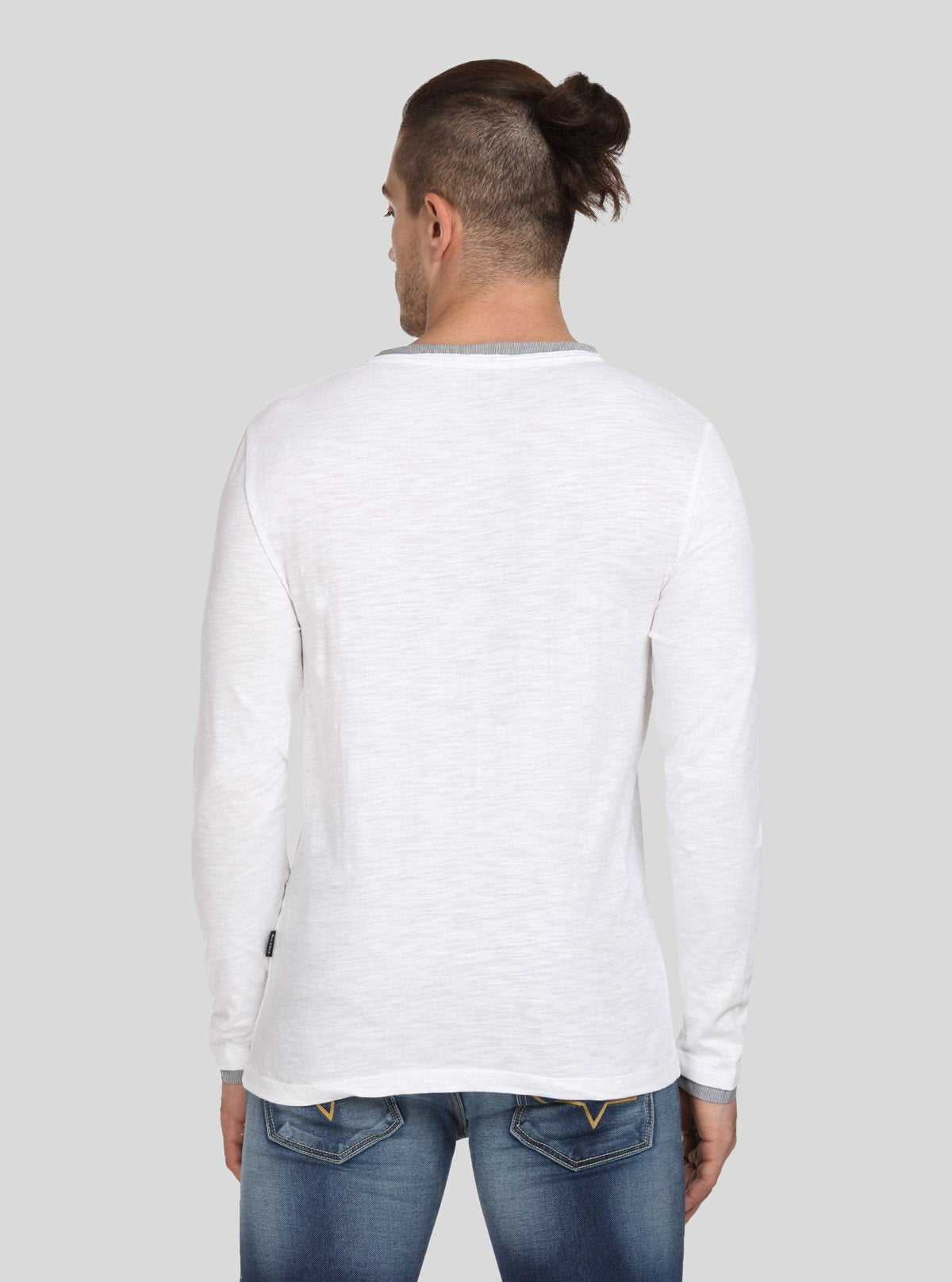 Men’s Tinted White Henley T-Shirt – Classic Style with a Modern Twist - Boer and Fitch