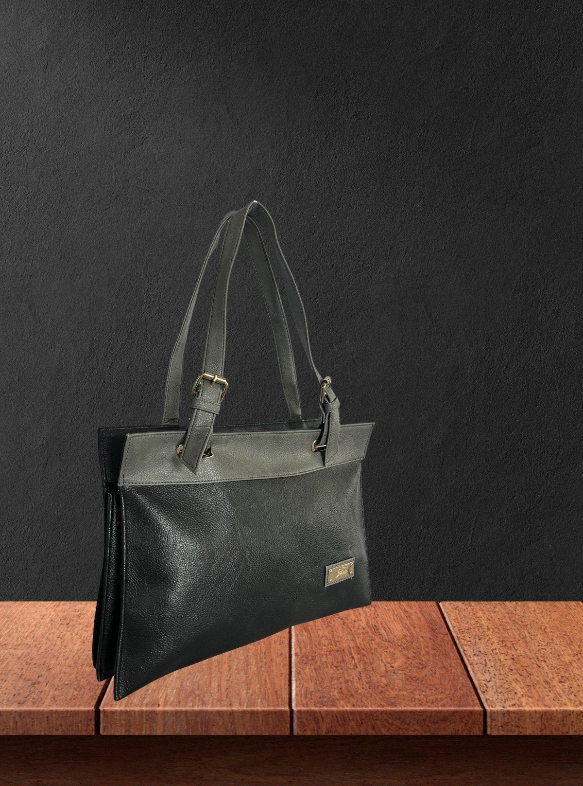 The Urban Edge Leather Bag – Sleek, Modern & Versatile by Boer and Fitch - Boer and Fitch