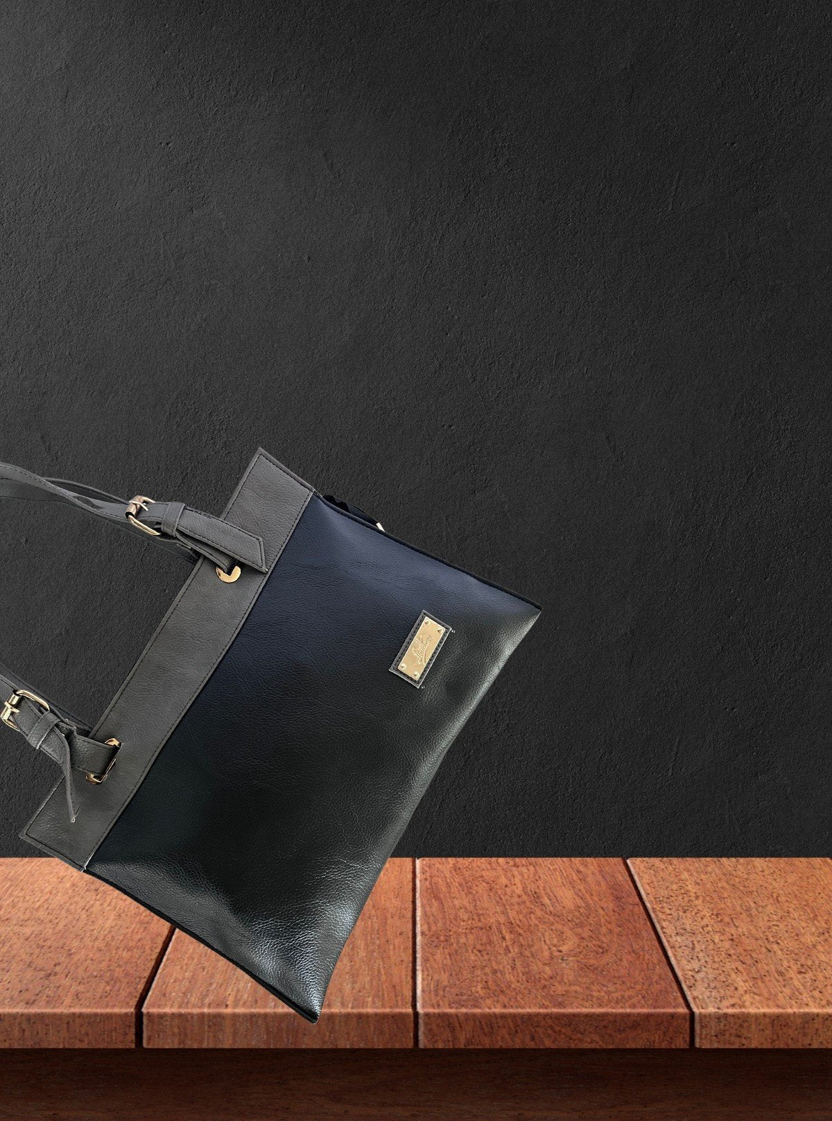The Urban Edge Leather Bag – Sleek, Modern & Versatile by Boer and Fitch - Boer and Fitch