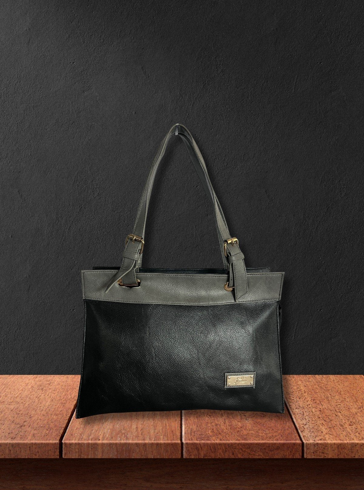The Urban Edge Leather Bag – Sleek, Modern & Versatile by Boer and Fitch - Boer and Fitch