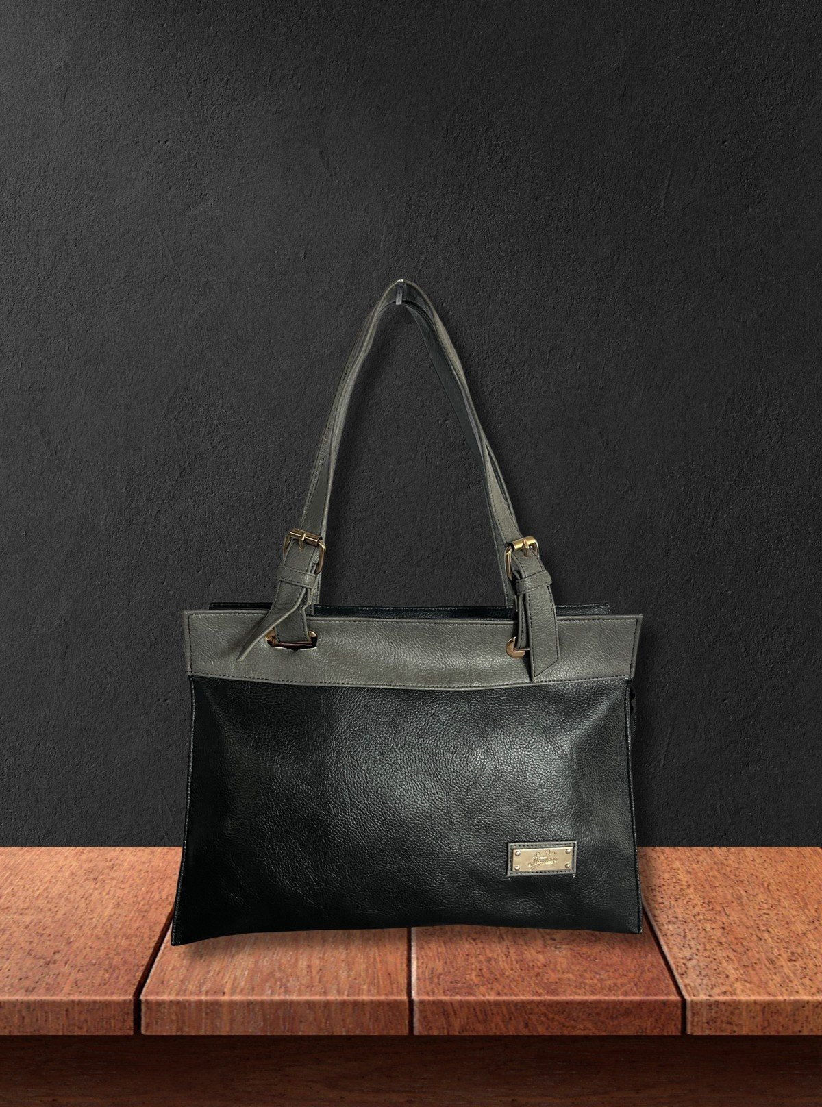 The Urban Edge Leather Bag – Sleek, Modern & Versatile by Boer and Fitch - Boer and Fitch