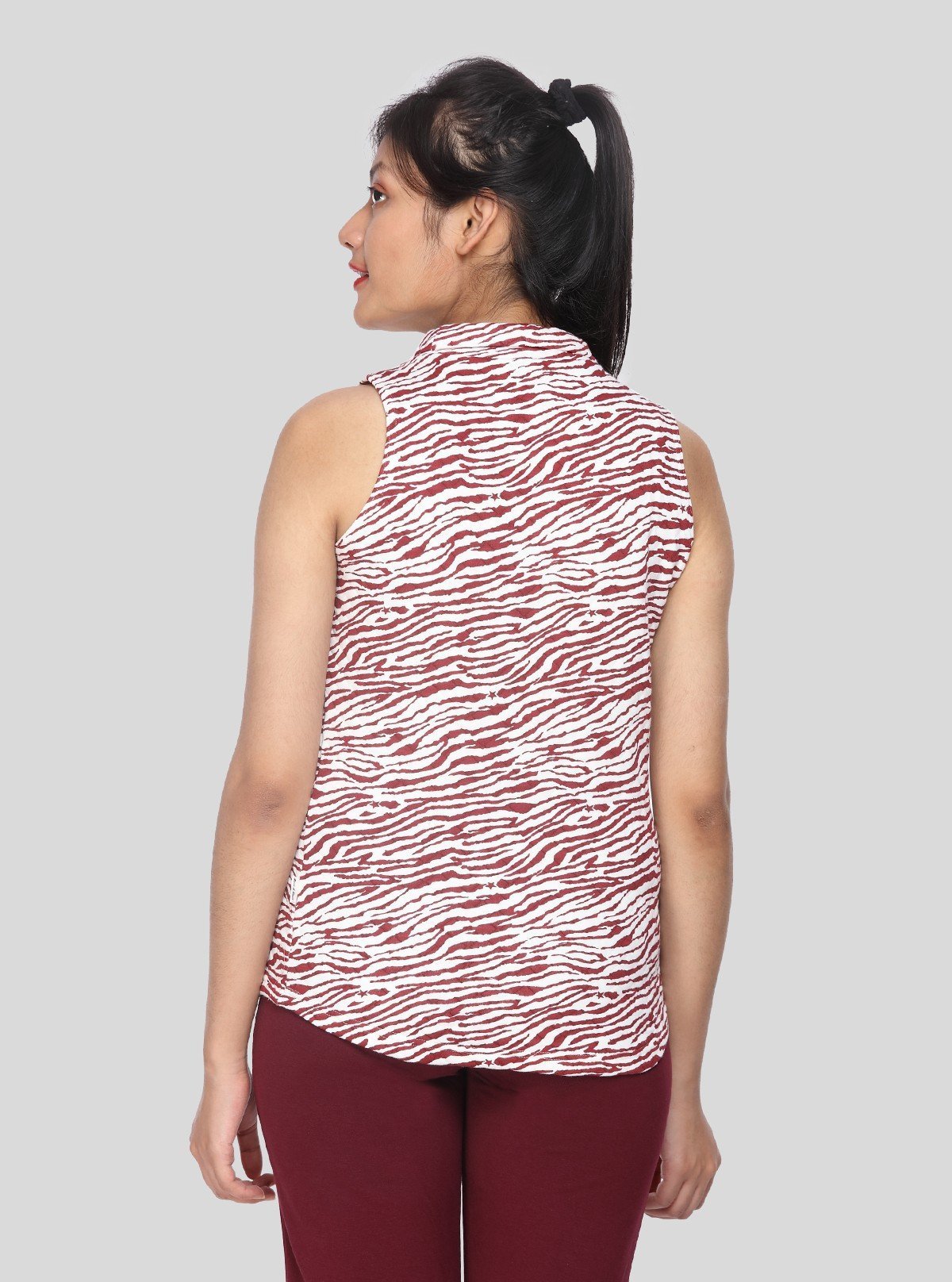 Women’s Red Animal Print Sleeveless Fleece Turtle Neck Pullover - Boer and Fitch